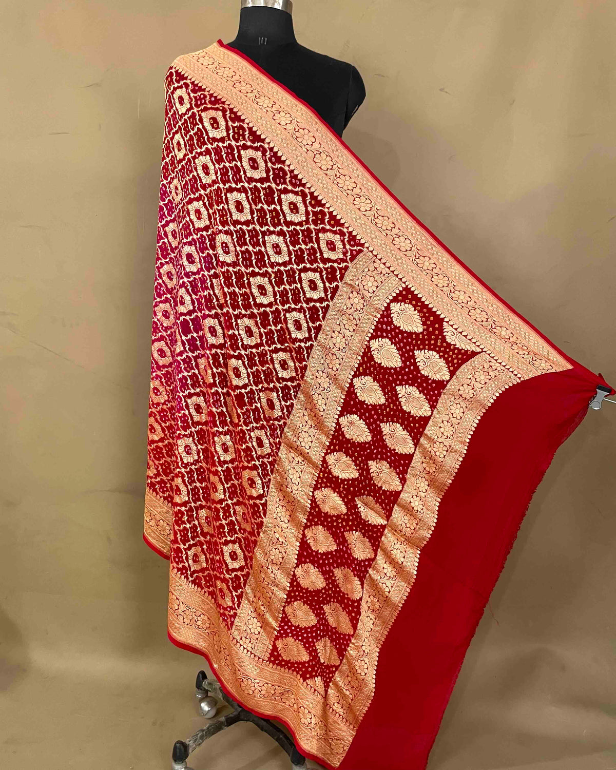 Red & Pink Shaded Georgette Bandhani Dupatta