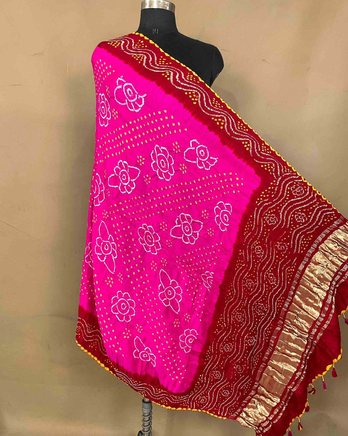 Red & Pink Gajji Bandhani Dupatta