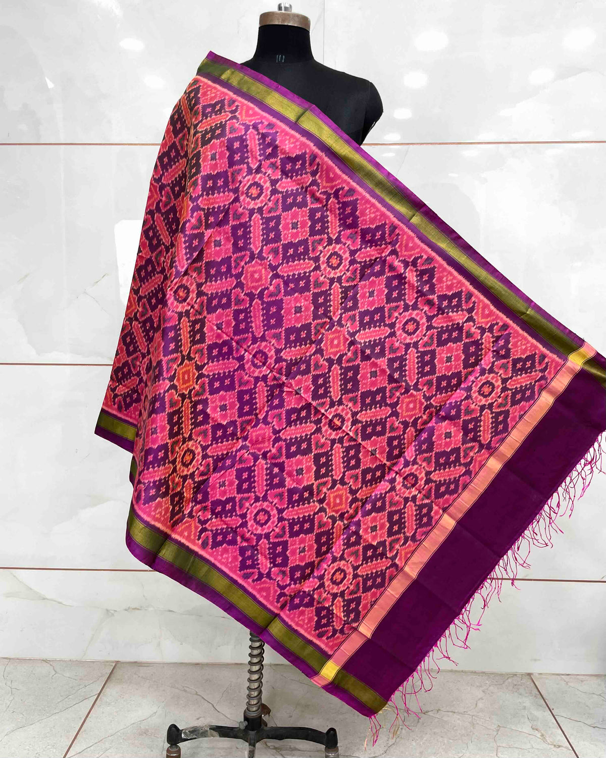 Purple Manekchowk Patola Dupatta