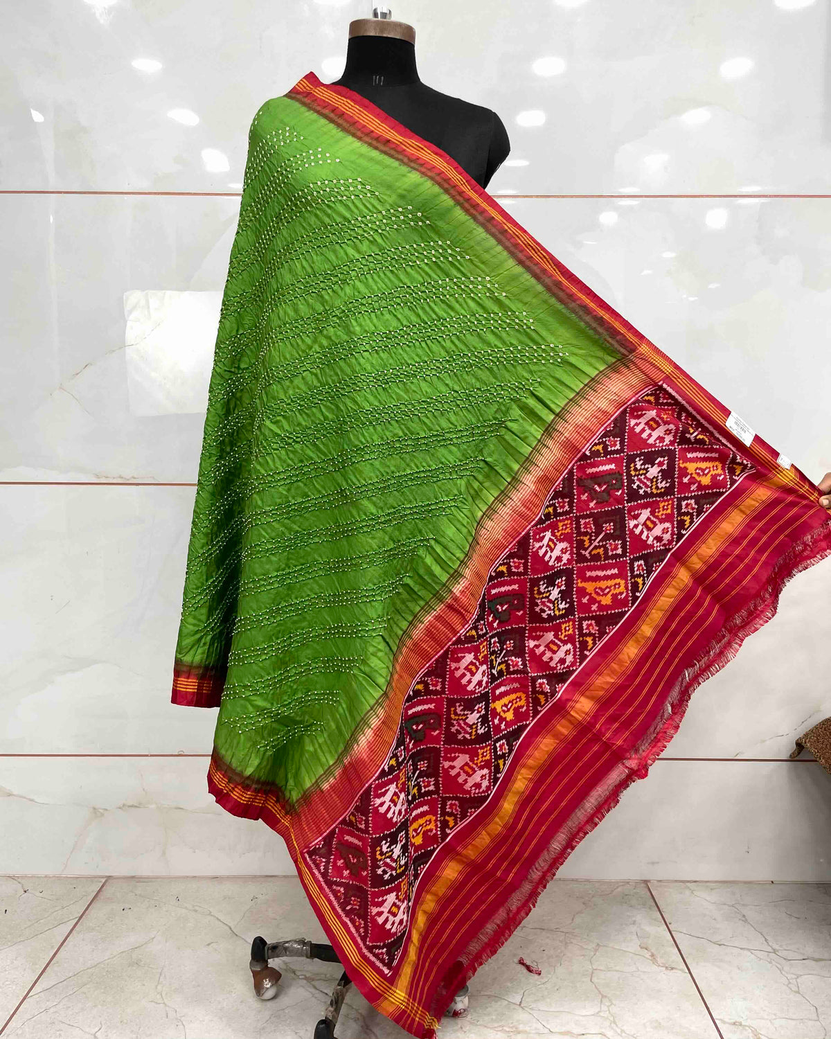 Red & Green with Narikunj Pallu Bandhani Patola Duaptta