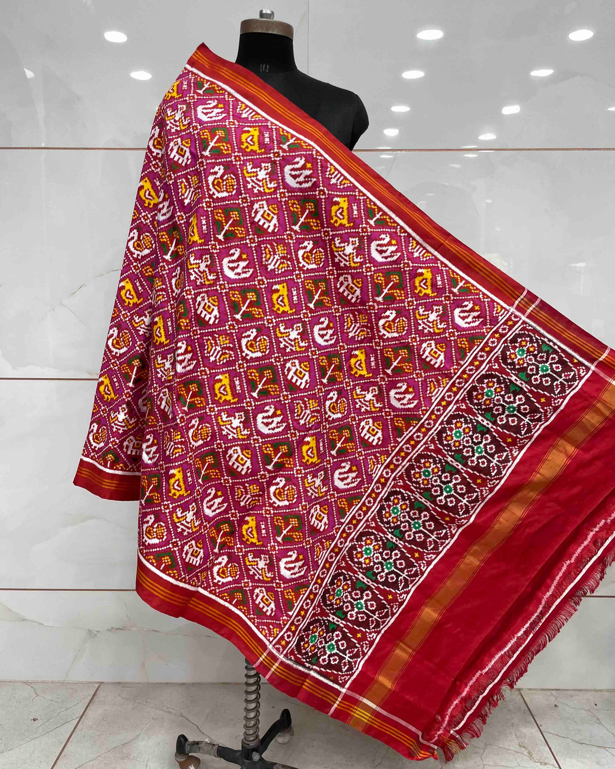 Red & Pink Small Narikunj Patola Dupatta